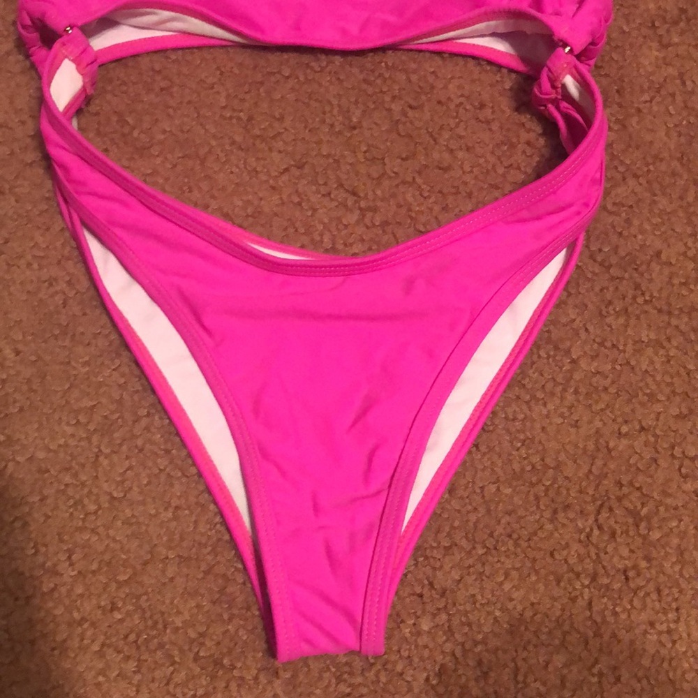Shein Bathing Suit - 50% OFF - Picture 4 of 8